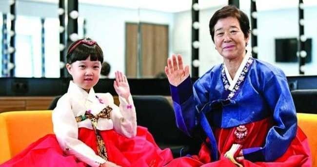 Gerek Ayla Kim Eunja ve filmde onu canlandran kk yldz Kim Seol biraraya geldi.