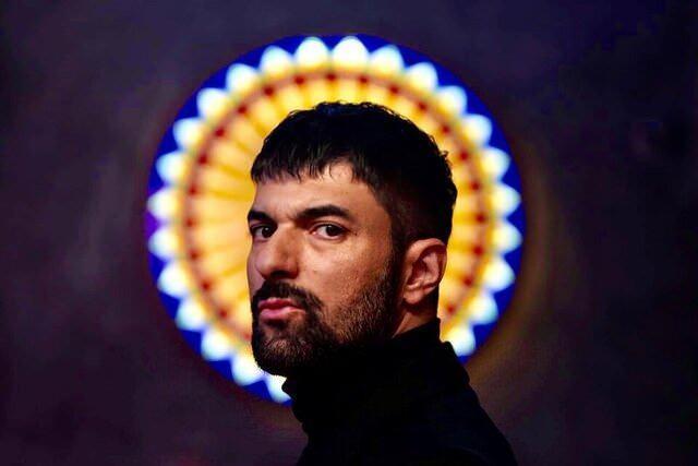 imdilerde kariyerinin zirvesinde olan Akyrek'in Adm Farah'tan ald blm ba cretinin dudak uuklatan cinsten olduu renildi.