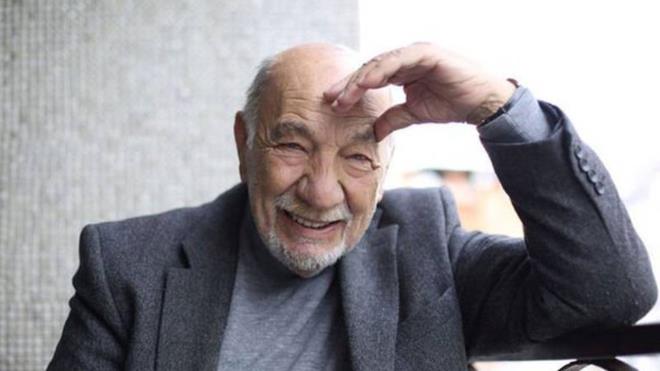 Bir sredir salk sorunlar yaayan Trk tiyatro, sinema ve dizi oyuncusu, air, oyun yazar ve tiyatro ynetmeni Ylmaz Gruda, 93 yanda hayatn kaybetti.