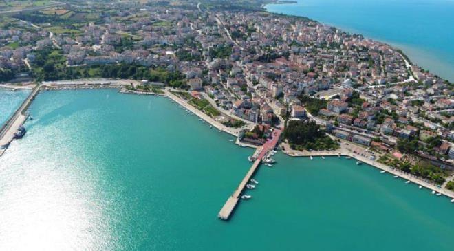 lkemizin sosyolojik bilgileri hakknda ipular veren  'Yaam Memnuniyet Aratrmas' her yl olduu gibi bu sene de TK tarafndan aratrld. lkemizdeki mutluluk oran istatistiklerine gre Trkiye'nin en mutlu 10 ehir belli oldu. Bakn, en mutlu ehir hangisi oldu...