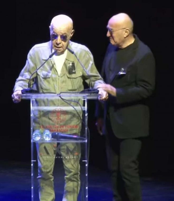 "Tantk ve bir daha hi ayrlmadk" diyen Fuat Gner, zkan Uur'un vefatnn ardndan yrek yakan bir de yaz kaleme ald.