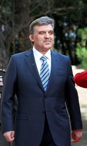 Cumhurbakan Abdullah Gl, niversitede fotoraf kulb kurmu. Bu ilgisi hl devam ediyor.