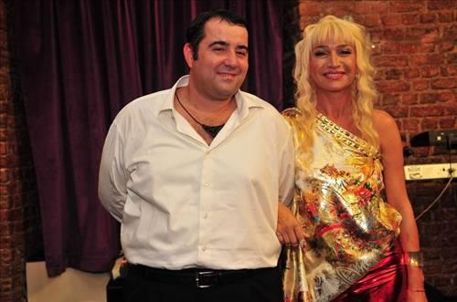 Ata Demirer, gvercin hastas, gvercin besliyor.