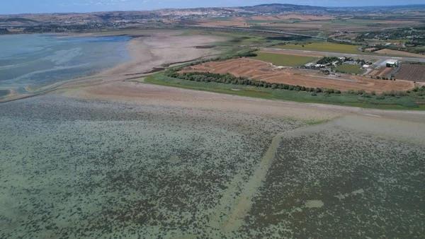 SK verilerine gre, Bykekmece Baraj glnde getiimiz yl ayn dnemde doluluk oran yzde 74.37 seviyesinde iken, u an yzde 18.02'ye geriledii grld.