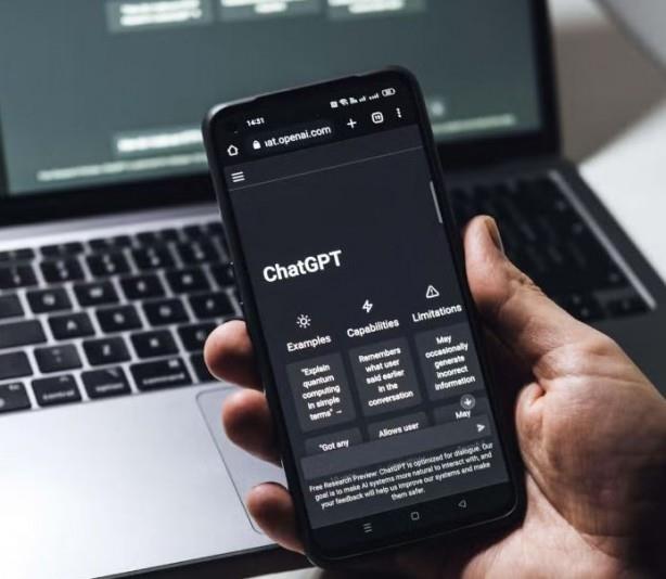 Getiimiz hafta ABD, Hindistan, Banglade ve Brezilya ile balayarak ChatGPT?nin Android srm kullanclara sunuldu. Bugnse uygulama Trkiye?de kullanma sunuldu. Ayrca Trkiye ile birlikte birok lke de Android platformunda ChatGPT uygulamasn deneyimlemeye balad.