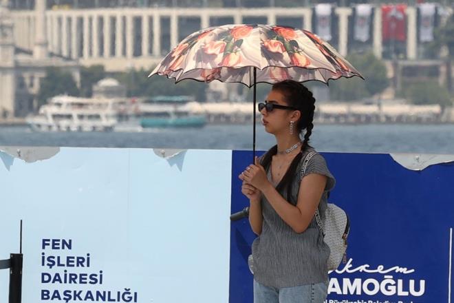 aramba gnnden itibaren ar scaklarn balayacan syleyen NTV Meteoroloji Editr Dilek alkan, "Yeni bir scak dalgasnn bu hafta etkili olmas bekleniyor. aramba gnnden itibaren 4-5 gn srecek." aklamasnda bulundu.