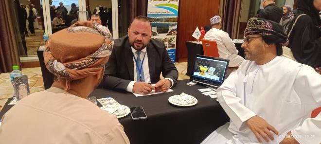 &#8232;Turizm sektrnn tm paydalaryla ibirlii iinde 2018 ylndan bugne dnyann 20 farkl lkesinde dzenlenen uluslararas turizm fuarlarna katlan Bykehir Belediyesi, Bursa Kltr Turizm ve Tantma Birlii?nin organizasyonlar ile 16 farkl lkede Bursa tantm programlar dzenledi. Bursal turizmcilerle yabanc turizmcileri bir araya getirerek, ikili grme imkanlar sunan, ilk nitelikli gastronomi festivali ile Bursa mutfan da ne karan Bykehir Belediyesi, gotobursa uygulamas ile kentin deerlerini dijital dnyada da en iyi ekilde tantyor.