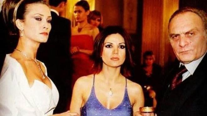 Dizi yaynlanrken henz 30'lu yalarnn banda olan Mge Ulusoy, sosyal medyada kendisine gelen Meral yorumlarna da espriyle karlk veriyor.