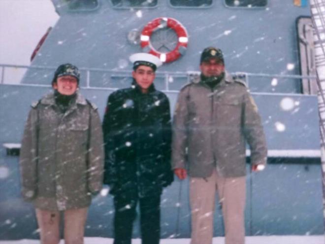 niforma ak hakknda konuan Albay Frat ayn zamanda u ifadeleri kullanmt:    Subay olmann Trkiye'de ok saygn bir yeri var, ok gzel bir meslek. Kadnlar iin de ok yeni bir ey. Trk Silahl Kuvvetleri Trkiye'de ok saygn bir kurum. Onun bir paras olmak istedim.