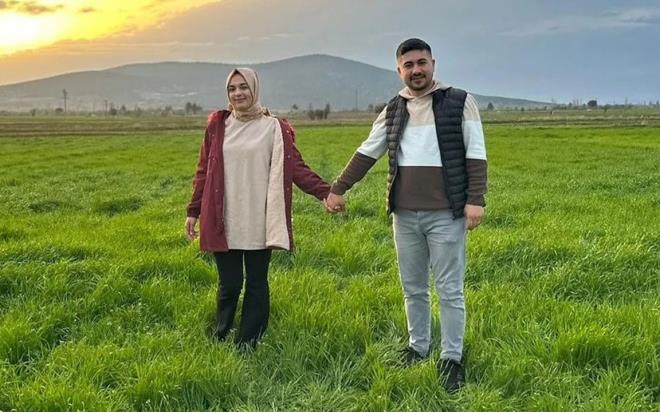 Kahramanmara merkezli depremin ardndan Denizli'nin Tavas ilesine yerleen depremzede, kan tartmada ei ve einin ilk evliliinden olan 4 yandaki ocuu baklayarak ldrd. Katil kocann cinayeti, einin ilk evliliinden olan ocuunun velayetini kendi stne almak istememesi zerine kan tartma sonucu iledii ortaya kt.