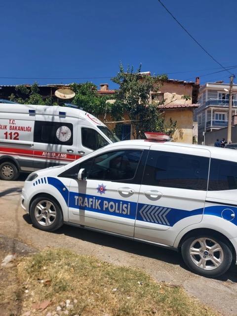 Ge kadn, bir sre sonra ilk evliliinden olan ocuu Halil Gl'n (4) velayetini eski kocasndan almak istedi. 1 bir hafta nce eski einden ocuunun velayetini almak iin dava aan ve barodan avukat tutan Bra Akpnar'n bu giriimi 1,5 yllk kocas mit Mutlu Akpnar ile kendisini boanma aamasna getirdi.