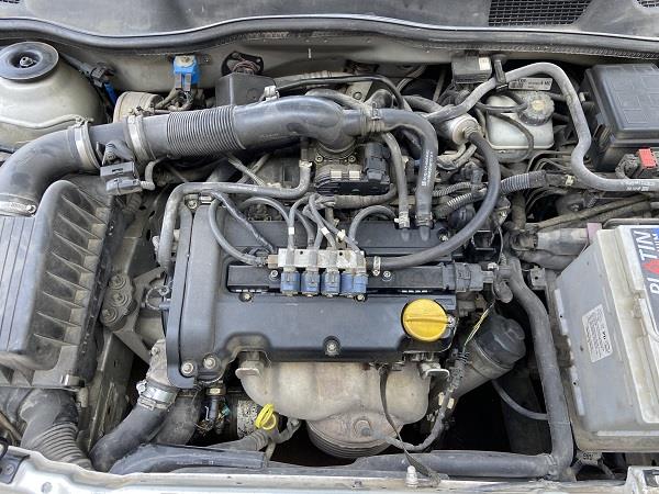 Hava scaklklarnn 40 dereceye kadar yaklat u gnlerde ara motor soutma svlarnn nemi artyor. zellikle ehir iinde motor ss daha da ykselmesi nedeniyle, sv aktarm hortumlarna da byk rol dyor. Motorun hararetinin ykselmesindeki en byk etkenlerden birisinin hortum yrtlmas sonras motor blmnde yangnn kabileceini belirten oto tamirciler ise, periyodik bakmn nemli olduuna dikkat ekti.