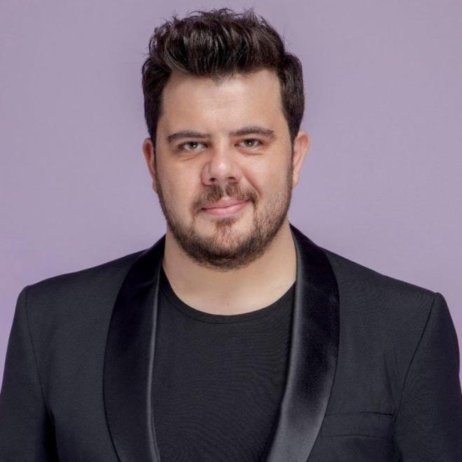 ESEN YENENLER'N MANLIA VEDA PARTS    Kilolarndan bir trl kurtulamayan Esen Yenenler, sosyal medyada einin kilolar ile dalga gemesi ile gndeme geliyordu.