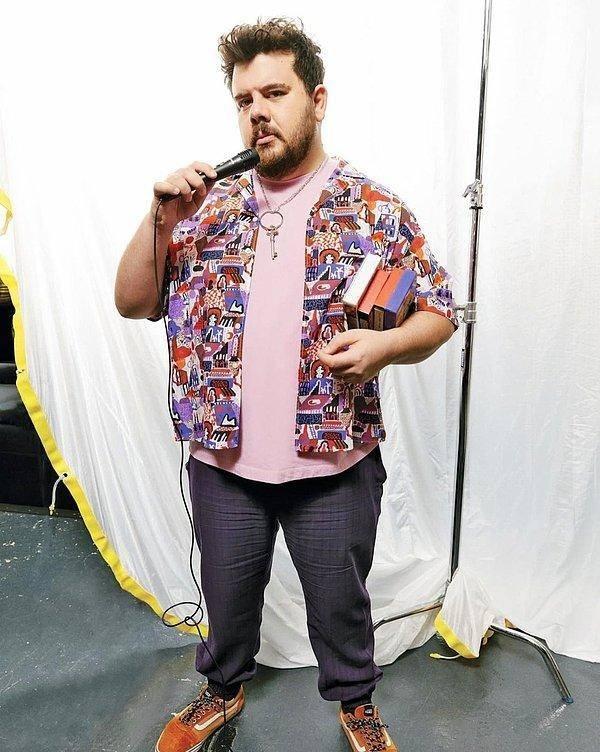 Ev hallerini ve yaptklar komik videolarla anlan Yenenler ifti, zaman zaman magazin gndemine konu oluyor.