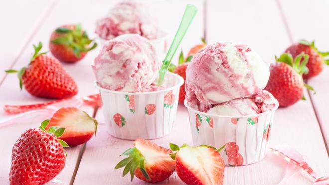 ilekli dondurma tarifi iin gerekli olan malzemeler toparlandktan sonra hazrlan aamasna geilebilir. Nitekim ilekli dondurma tarifinin yapl hemen aada yer alyor.