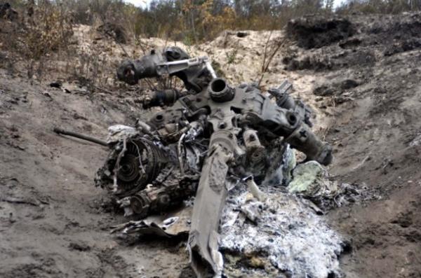 Hatay'n Yaylada ilesine bal Topraktutan kynn karsnda Suriye tarafnda den helikopterin dalk ve ormanlk alandaki enkazna ulald.