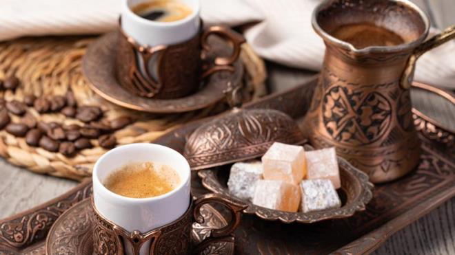 Bol kpkl ve lezzetli bir Trk kahvesi iin cezve seimine dikkat edilmesi gerekiyor. Nitekim s kontroln salayabilen ve sy doru bir ekilde yayabilen cezvede yaplan Trk kahvesi hem lezzet asndan hem de kpk bakmndan daha fazla memnuniyet salayabilir.