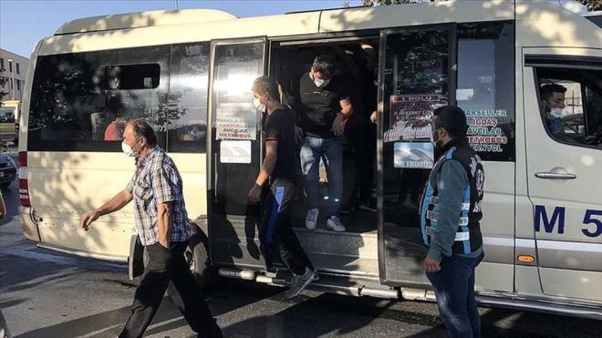 MNBS ND BND CRET NE KADAR OLDU?    Taksi ve minibs cretlerinde ise yzde 51.52'lik zam kararnn zerine, eitli tarifelerde farkl dzeylerde ek artlar gerekletirildi.    Buna gre, taksilerin minimum (indi-bindi) cretine yzde 75 zam yapld. Kararla birlikte, stanbul'da taksilerin 40 TL olan minimum creti 70 TL oldu.    Minibslerde en ksa mesafe creti 7 liradan 12 liraya karlrken, renci iin bu cret 5 liradan 8 liraya ykseldi.