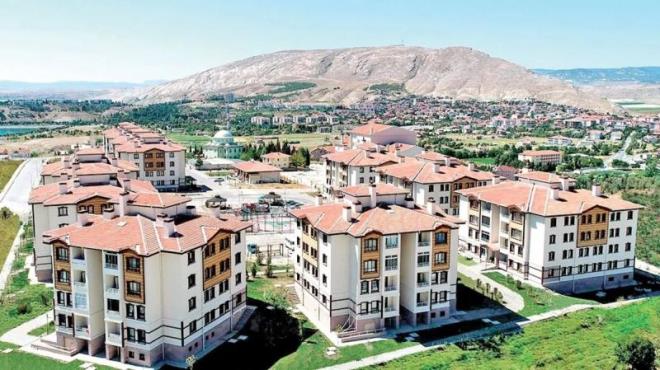 Projede az katl ve yatay mimari anlayyla tasarlanan 1+1, 2+1 ve 3+1 gibi daire tipleri kura ile sata sunulacak.  <br>  Proje, her yatan insann faydalanabilecei blgesel park ve yaam alanlar, meydanlar, etkinlik alanlar, dini tesis, eitim, salk, spor alanlar, sosyal ve kltrel tesis alanlar ile yaya ve bisiklet yollar gibi gndelik yaamn gereksinimlerini de bnyesinde barndracak.