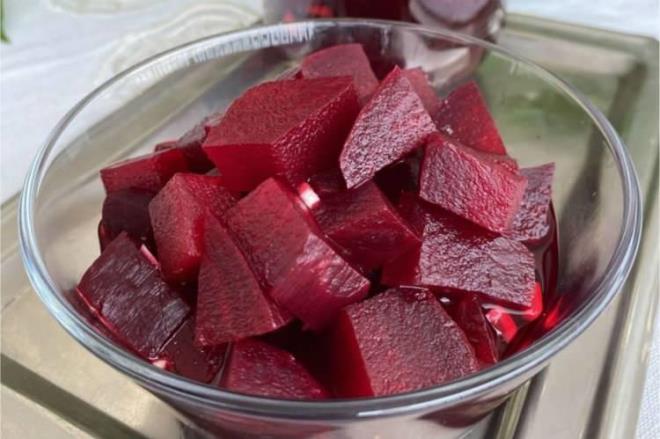 PANCAR    Lif kayana bbakmndan zengin olan pancar barsaklarn almasnda etkin rol oynar.