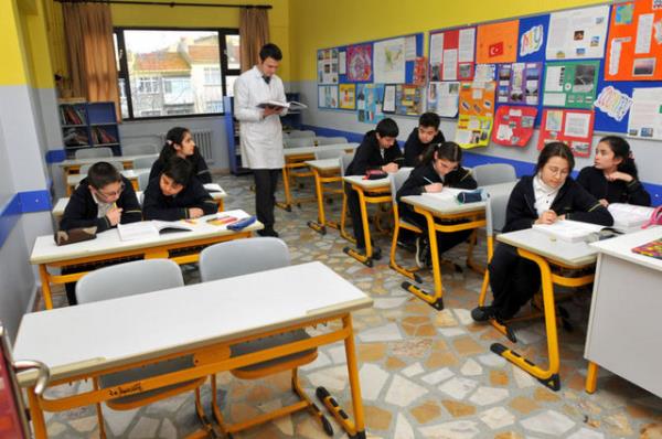 <b>OKULLAR 07/24:</b> Okullar Hayat Olsun projesiyle hafta sonu ve tatillerde okullar 07.00-24.00 arasnda ak olacak.