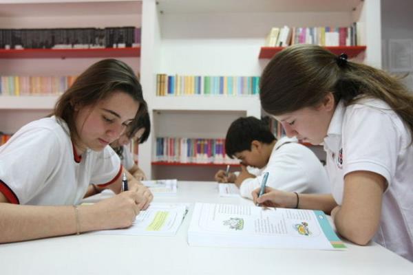 <b>YURTDIINDAN TRANSFER:</b> Bir yl yurtdnda okuyan renci Anadolu lisesinde bo kontenjan varsa puan art aranmadan kayt yaptracak.