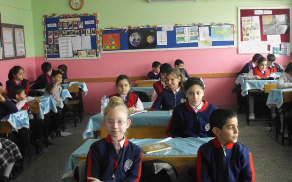 <b>6 DERSE BORLU GEME:</b> Alt snflar dahil toplam 6 dersten baarsz olanlar sorumlu olarak snf geecek.