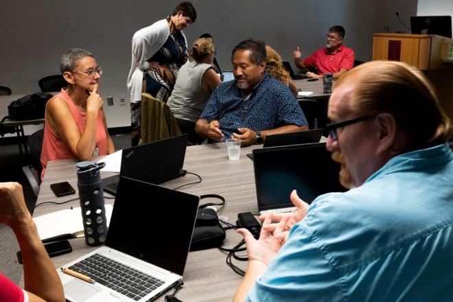 Tate & Lyle Mali ler Direktr Dawn Allen ise Reuters'a verdii demete, kresel bileen reticisinin ChatGPT'yi denediini ve "gvenli bir ekilde kullanmann bir yolunu bulduunu" syledi.Allen, "Farkl ekiplerimiz, onlarca deney ile bunu nasl kullanmak istediklerine karar veriyorlar. Yatrmc ilikilerinde kullanmal myz? Bilgi ynetiminde kullanmal myz? Grevleri daha verimli bir ekilde yerine getirmek iin nasl kullanabiliriz?."