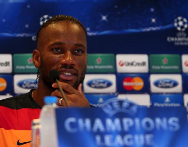 Drogba, kendinin gol atmasndan ziyade takmn galip gelmesinin nemli  olduuna iaret ederek, "Umuyorum ki ok fazla gol atarm ama nemli olan  ekibimizin kazanmas. Yeter ki kazanalm, ben gol atmasam da olur" diye konutu.
