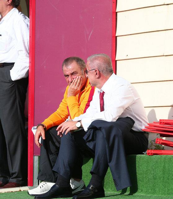 Hibir rakibin stanbul'a rahat gelemeyeceinin altn izen Terim,  "Muhakkak her rakibe sayg duyuyoruz ama bize de sayg duyulmasn isteriz. Biz  oynuyoruz, mcadele ediyoruz. UEFA ampiyonlar Ligi'nde geen senenin belki de en  nemli takmyz.