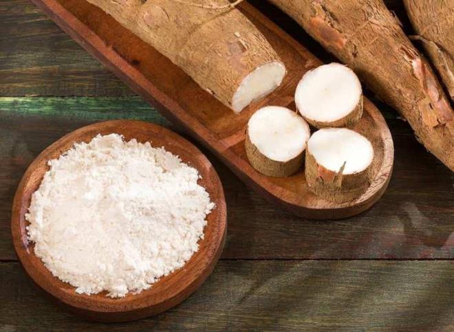 MANYOK    Diyetlerde tketilmesi tavsiye edilen besinlerden biri olan manyok yanl bir ekilde hazrlandnda akut zehirlenmelerine neden olmaktadr.