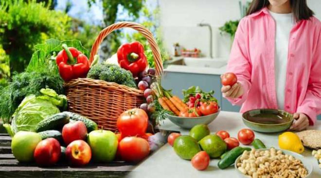 Son zamanlarda daha salkl olmak ve kilo almamak iin tkettiimiz i besinlerin fayda yerine zarar verdii biliyor muydunuz? Uzmanlar tketildiinde zehir saan baz besinler olduunu ve tketirken dikkat edilmesi gerektiini vurgulad. Peki zehir saan besinler hangileri? te o besinler...