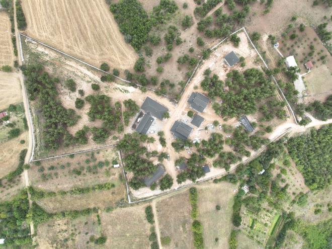 Bursa Bykehir Belediyesi?nin sahipsiz sokak hayvanlarn scak bir yuvada buluturaca Sokak Hayvanlar Rehabilitasyon Merkezi?nde almalar hzland. Ameliyathaneden yaam nitelerine kadar her trl ayrntnn dnld proje ile sokak hayvanlar sorununa kkl bir zm retilmi olacak.