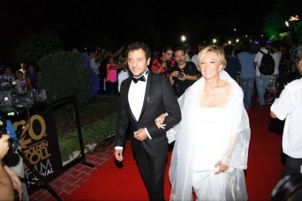 Adana'da bu yl 20'ncisi gerekletirilen Altn Koza Film Festivali'nin al renkli grntlere sahne oldu.