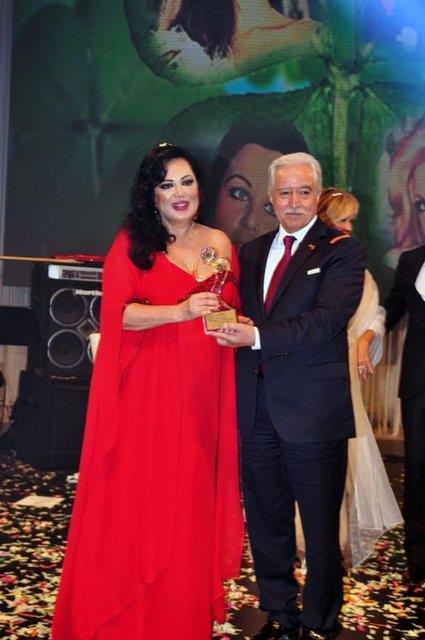 Trenin al konumasn yapan Adana Bykehir Belediye Bakan Vekili Zihni Aldrmaz, Altn Koza Film Festivali'nin halk ile btnlemesinin ok nemli olduunu vurgulad.