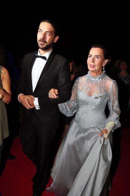 Fatma Girik, kavalyesi Sinan Tuzcu'yu ok yakkl bulduunu dile getirdi.