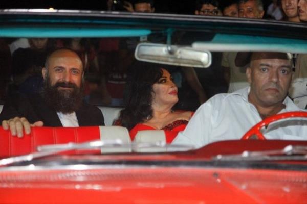 Adana'da bu yl 20'ncisi gerekletirilen Altn Koza Film Festivali'nin al renkli grntlere sahne oldu.