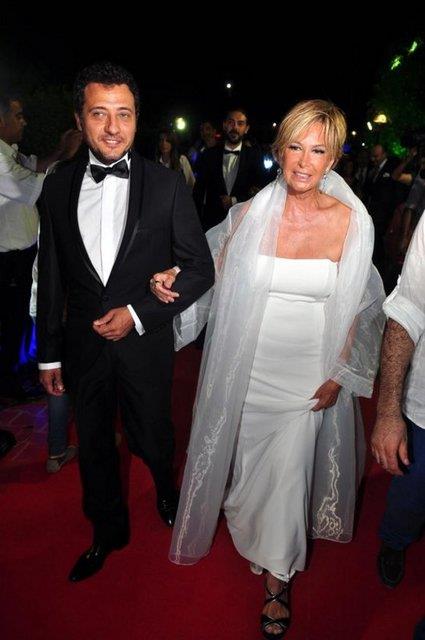 Adana'da bu yl 20'ncisi gerekletirilen Altn Koza Film Festivali'nin al renkli grntlere sahne oldu.