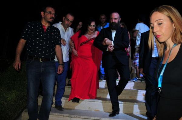 Adana'da bu yl 20'ncisi gerekletirilen Altn Koza Film Festivali'nin al renkli grntlere sahne oldu.