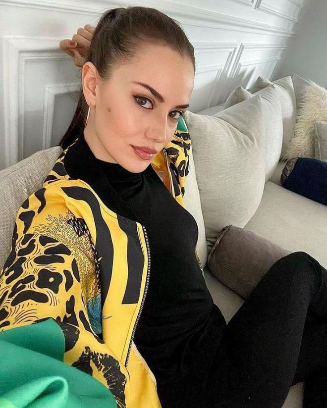 ocuklaryla daha fazla vakit geirmek iin oyunculua ara veren Evcen'in bo vakitlerini tasavvuf ile deerlendirdii ortaya kt.