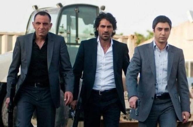 Kurtlar vadisi dizisiyle byk bir k yakalayarak adndan sz ettiren Kenan oban son haliyle gndem oldu. oban'n tatildeki halleri sosyal medyaya dt. te nl oyuncunun yllar iindeki deiimi...