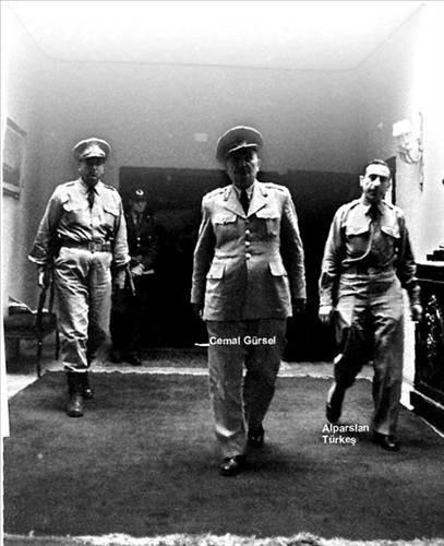 <p><b>Menderes'e olan akn mahkemede saklamayan kadn kimdi? </b></p> Opera sanats Ayhan Aydan'n hayat 1949 ylnda bir toplantda Adnan Menderes ile tanmasyla deiti.