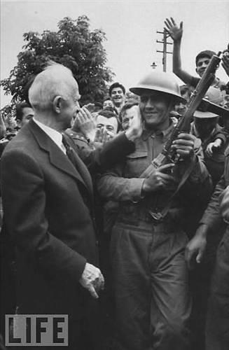 Doktorlar, mahkeme kararnn akland 15 Eyll gn komada bulunan Menderes'i hayata dndrmeye almlar, eski babakan ertesi gn kendine gelebilmiti. dam edilebilmesi iin salnn yerinde olduuna dair rapor verilmesi gerekiyordu. Adnan Menderes 17 Eyll sabah genel bir muayeneden geirildi ve "salam" raporunun verilmesinden birka saat sonra, gpegndz asld.