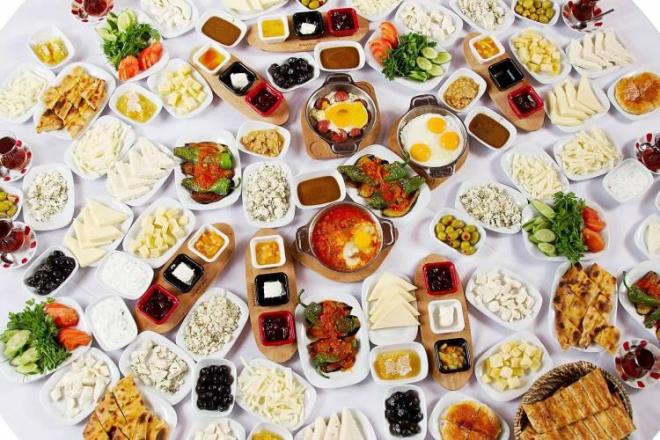 Uzmanlar, gnn en nemli n olan kahvaltnn salksz besinlerle veya geitirilerek yaplmasnn hayat kalitesinden insan salna kadar pek ok eyi etkilediini belirten aklamalarda bulundu.