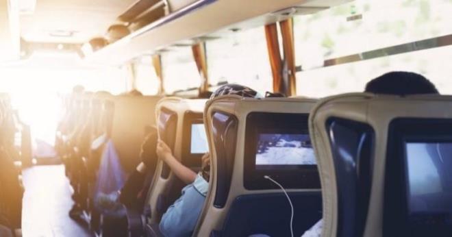 YOLCULAR HAKARET �ST�NE HAKARET ETT�    Karaba�, payla��m�n�n devam�nda ��retmen oldu�unu s�yleyen bir kad�n�n kendisine hakaret etti�ini �u s�zlerle anlatt�: