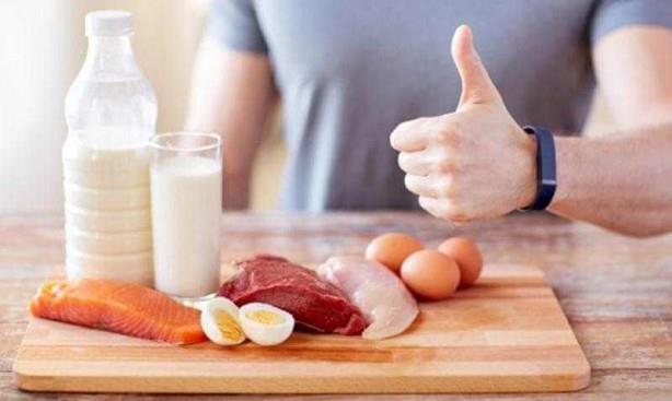 Enerji Kayna: Peynir, ya ierii nedeniyle enerji salar. Ancak ar tketimden kanlmaldr nk yksek ya ierii kalori almn artrabilir. Lezzet ve Zevk: Ezine peyniri, benzersiz aromas ve youn tadyla birok insan iin lezzetli bir tercih olabilir. Yemeklere ve attrmalklara zengin bir lezzet katar. Tatmin Edici Besin: Protein ve ya ierii sayesinde, ezine peyniri tokluk hissi salayabilir. Bu da ar yeme eilimini azaltabilir.