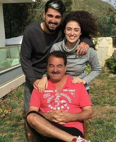 Bir sredir kardeiyle ks olduu iddia edilen Dilan tak ise paylama "kizler geliyor. Levent peki biz?" diyerek eine pas att.