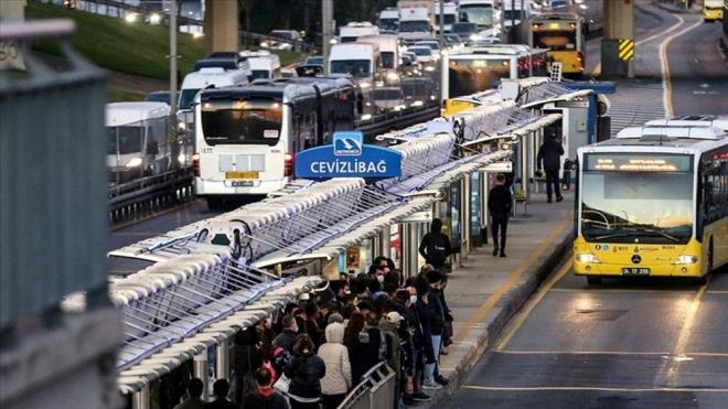 30 Austos tarihinde toplu tama aralarnn cretsiz olup olmad aratrlyor. 30 Austos Zafer Bayram'nda metro, metrobs, vapur, tramvay ve marmarayn cret tarifesi merak konusu oldu. Konuyla ilgili Cumhurbakan Erdoan'n imzasyla Resmi Gazete'de karar yaymland. te, 30 Austos 2023 tarihinde toplu tama aralarnn son durumu...