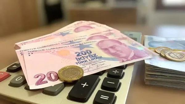 Polis memuru maa<p>    29 bin 525 lira olan 8-1 dereceli polis maana 4 bin 429 lira zam gelecek ve polis maalar 33 bin 954 liraya kacak.