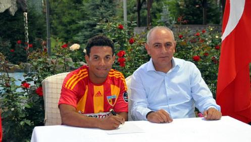 Kayserispor'un Brezilyal futbolcusu Cleyton Alexandre Henrique Silva (29 Harf)